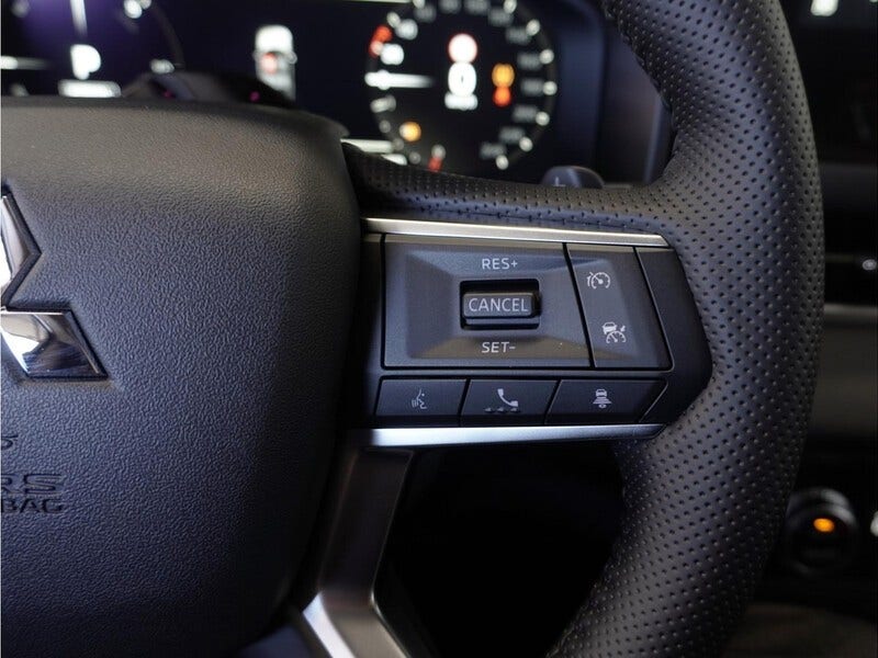 Mitsubishi Outlander (18)