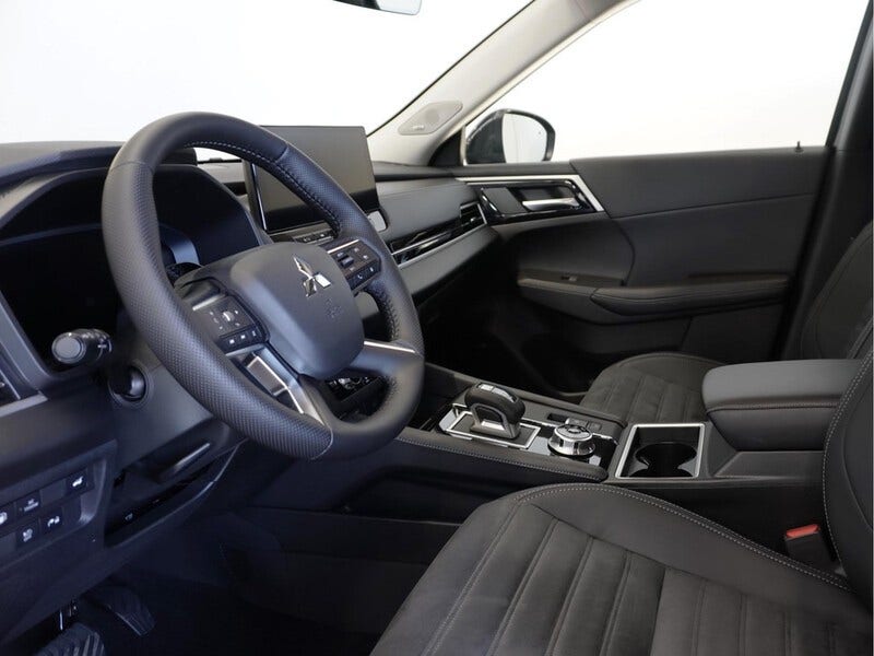 Mitsubishi Outlander (23)