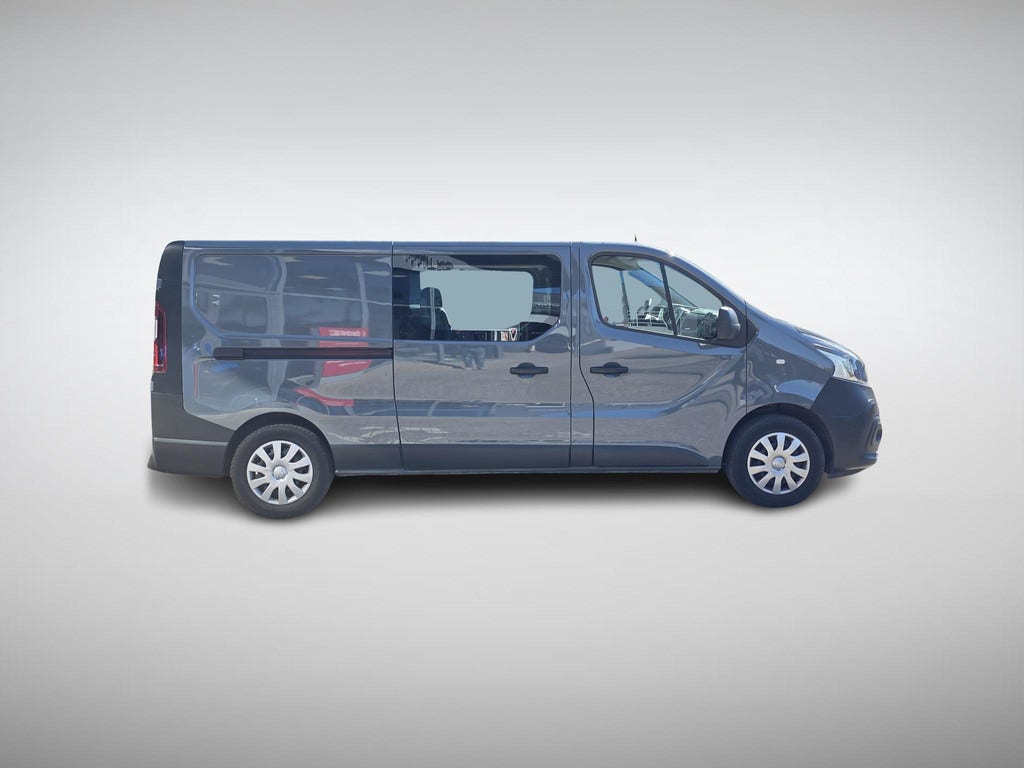 Nissan NV300 (4)