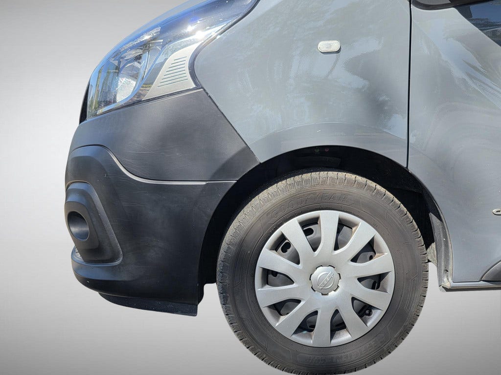 Nissan NV300 (6)