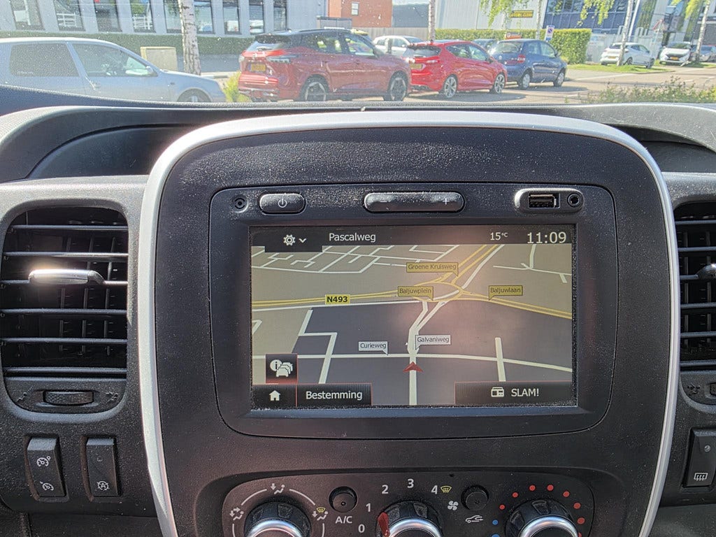 Nissan NV300 (11)