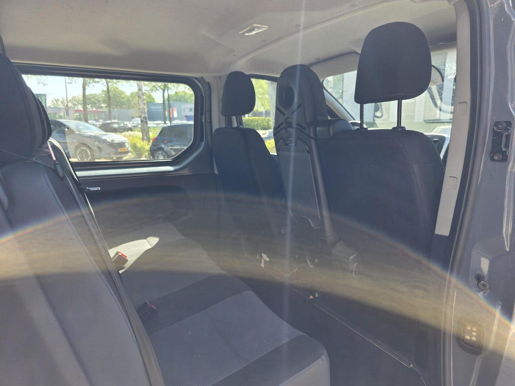 Nissan NV300 (15)