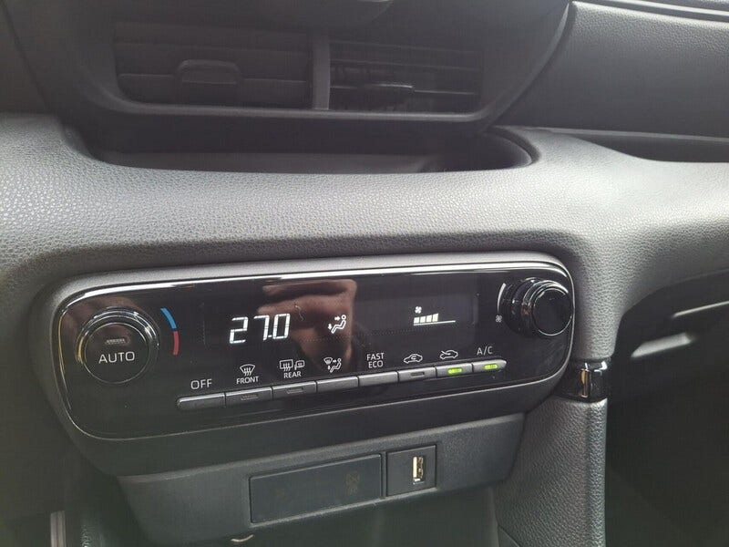Mazda 2 Hybrid (11)