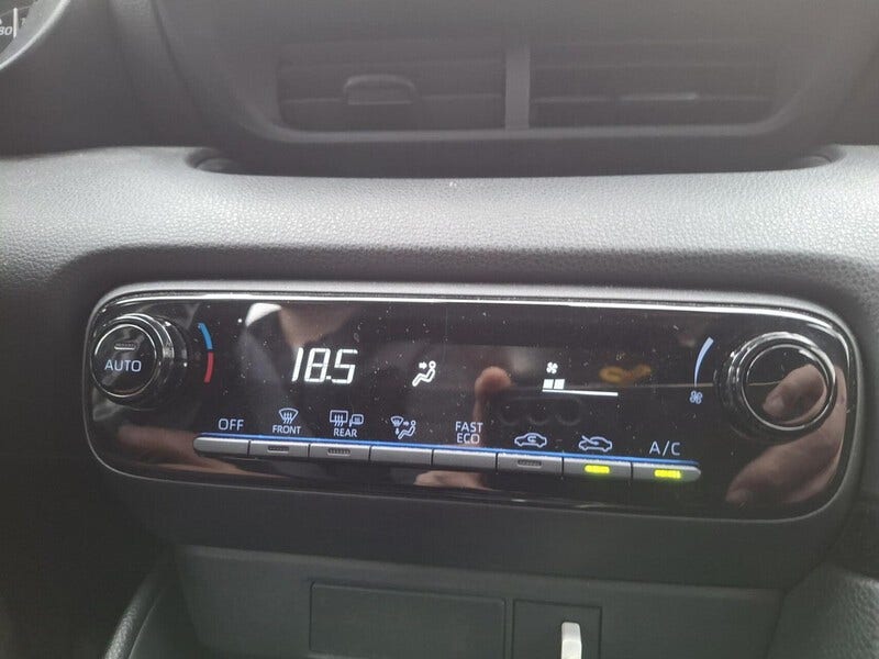 Mazda 2 Hybrid (12)