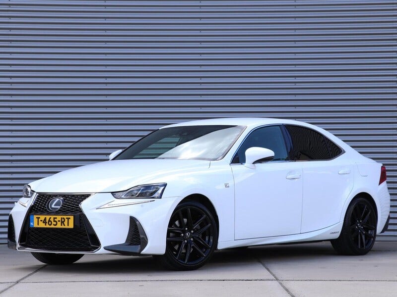 Lexus IS