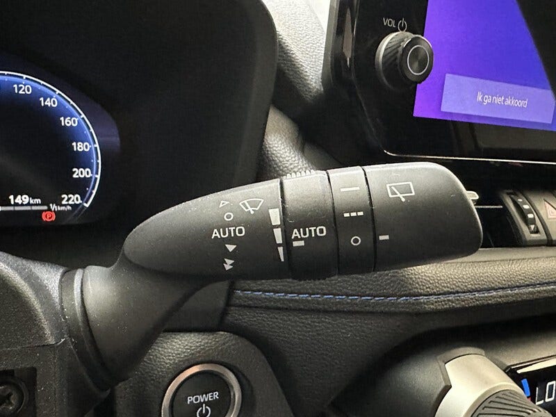 Toyota RAV4 (8)