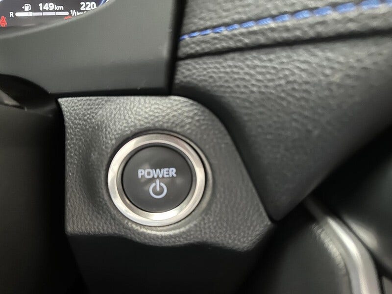 Toyota RAV4 (10)