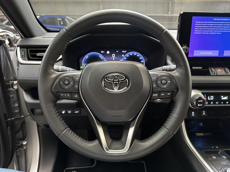 Toyota RAV4 (11)
