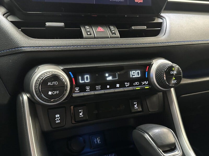 Toyota RAV4 (13)