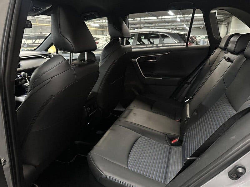 Toyota RAV4 (16)