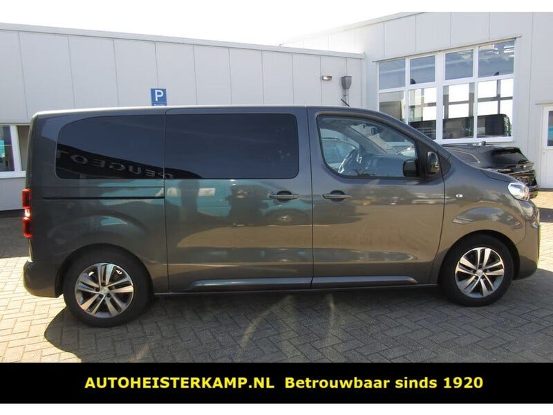 Peugeot e Traveller