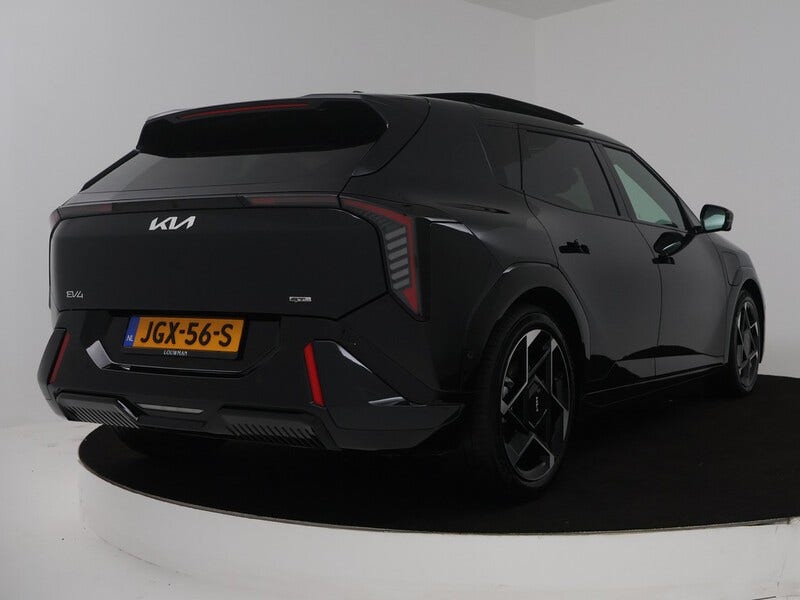 Kia EV4 (2)