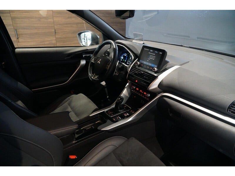 Mitsubishi Eclipse Cross (16)
