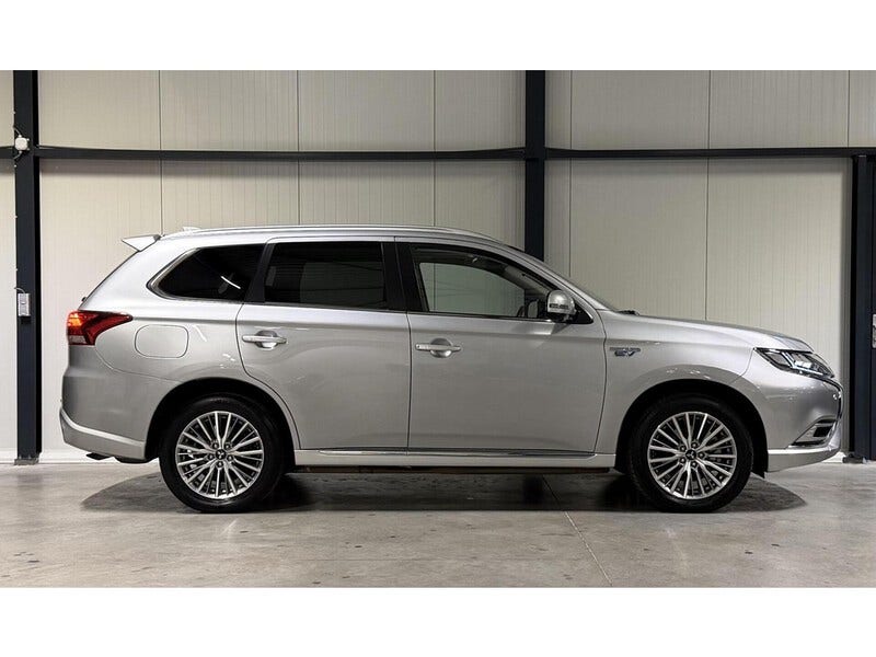 Mitsubishi Outlander (8)