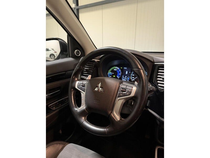 Mitsubishi Outlander (11)