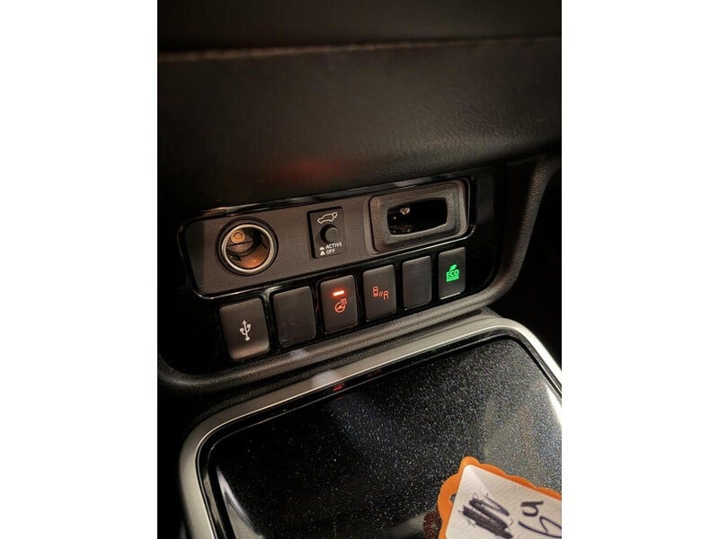 Mitsubishi Outlander (17)