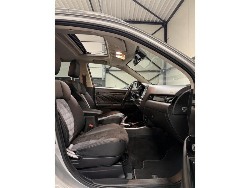 Mitsubishi Outlander (20)