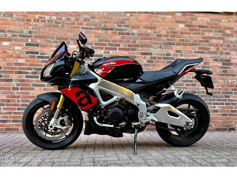 Aprilia Tuono V4