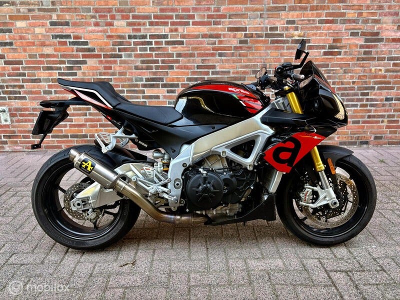 Aprilia Tuono V4