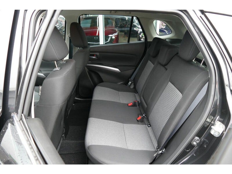 Suzuki Cross (6)