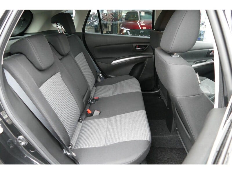 Suzuki Cross (8)