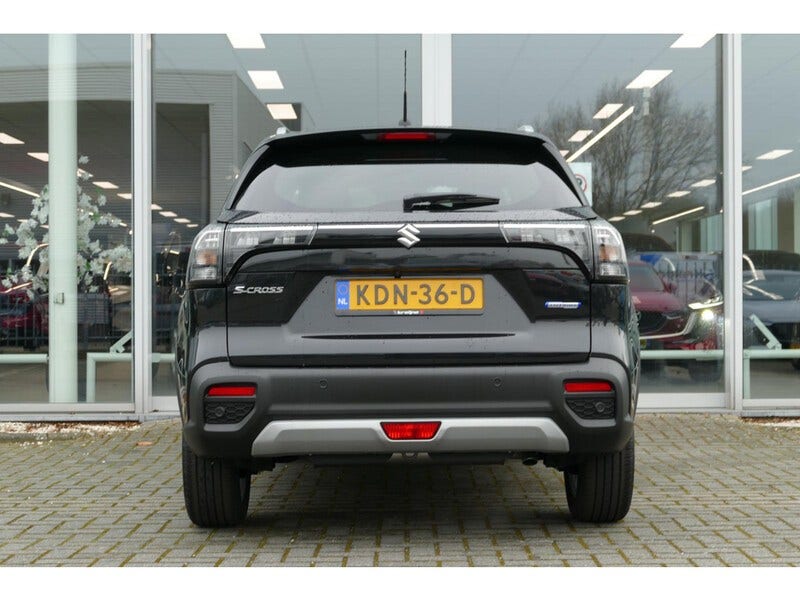 Suzuki Cross (12)