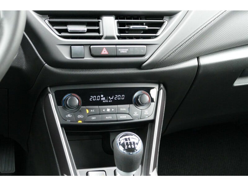 Suzuki Cross (17)
