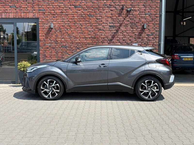 Toyota C-HR (2)