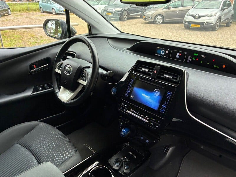 Toyota Prius (3)