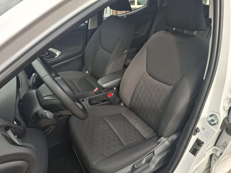 Mazda 2 Hybrid (7)