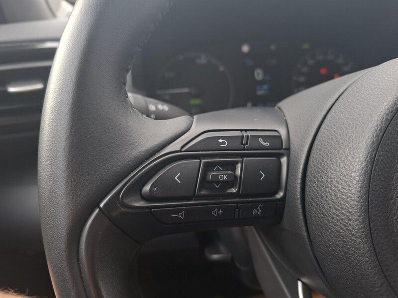 Mazda 2 Hybrid (12)