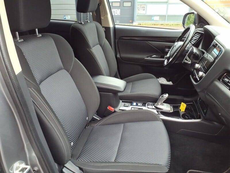 Mitsubishi Outlander (16)