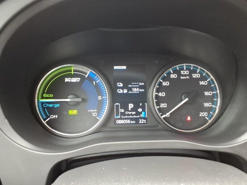 Mitsubishi Outlander (19)