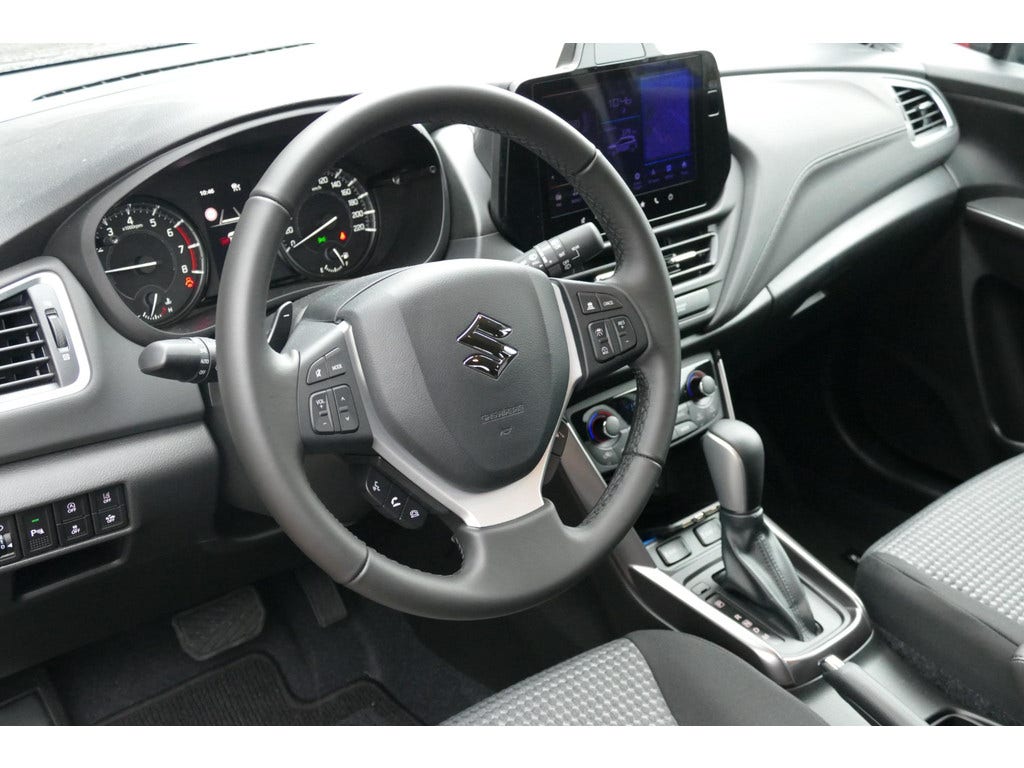Suzuki Cross (12)