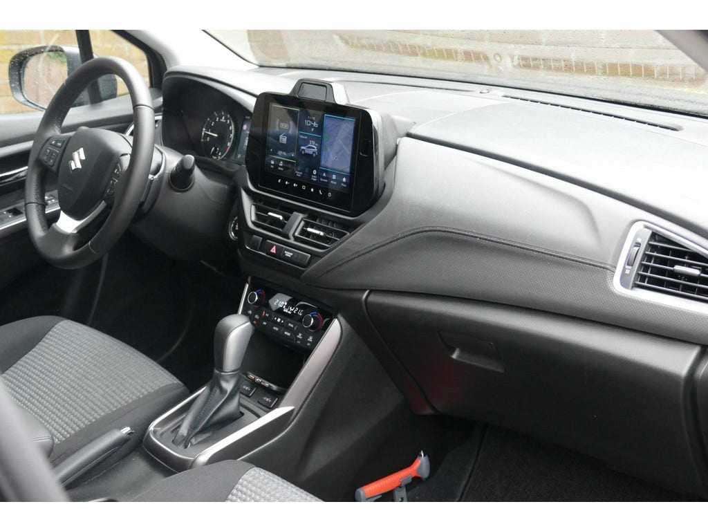 Suzuki Cross (13)