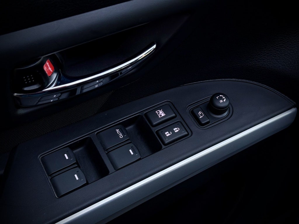 Suzuki Cross (13)