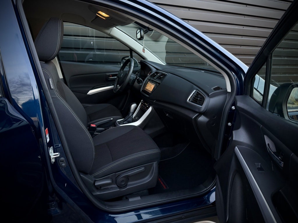 Suzuki Cross (22)