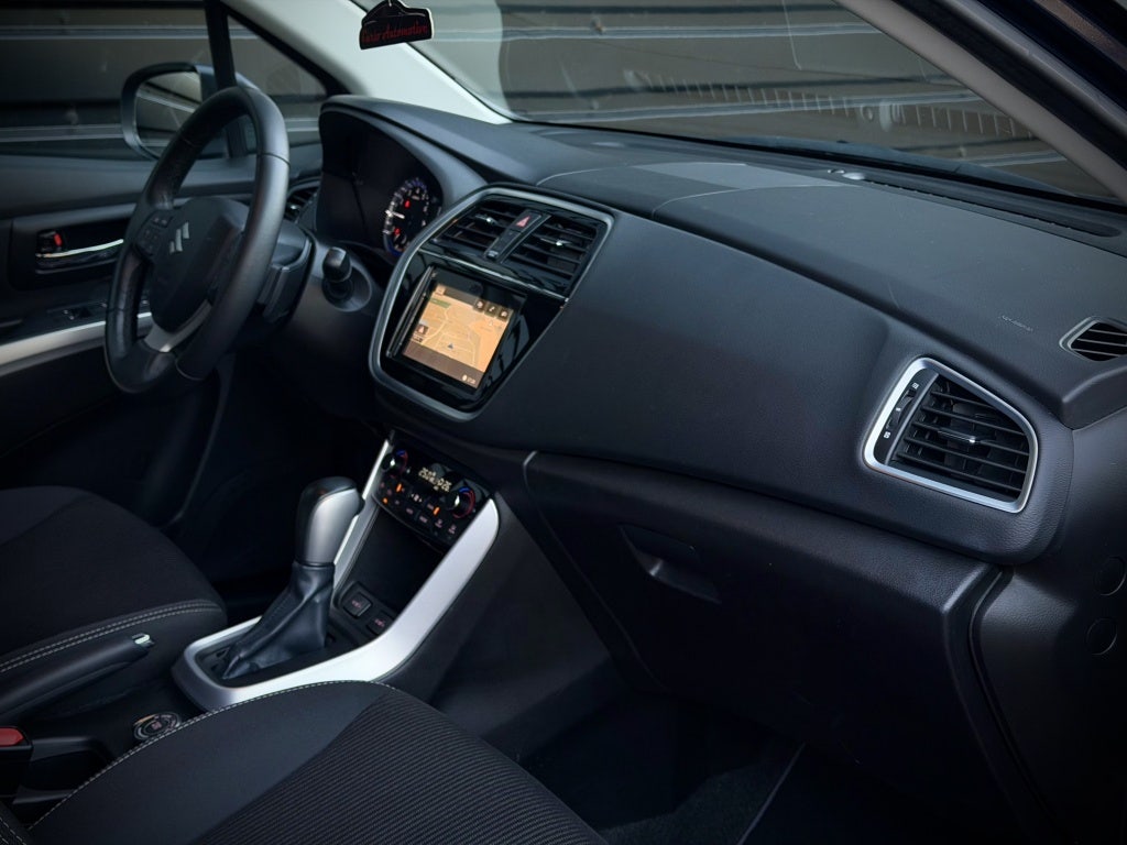 Suzuki Cross (24)