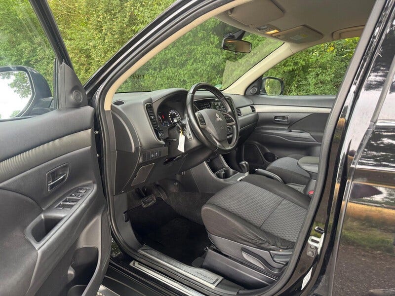 Mitsubishi Outlander (7)