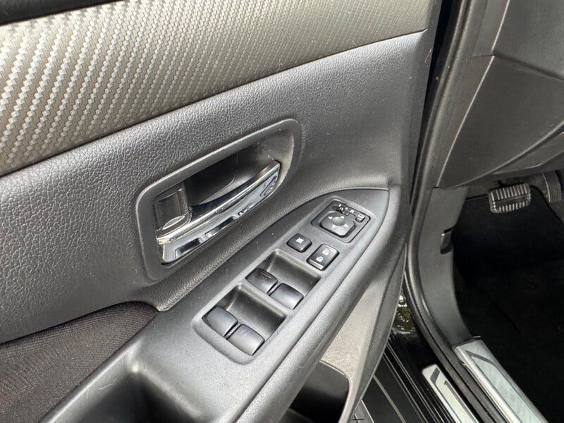 Mitsubishi Outlander (9)