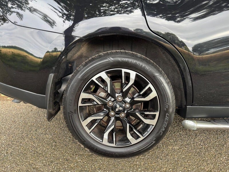 Mitsubishi Outlander (16)