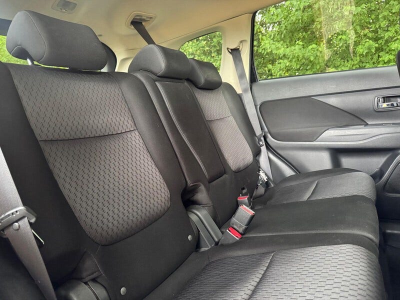 Mitsubishi Outlander (22)