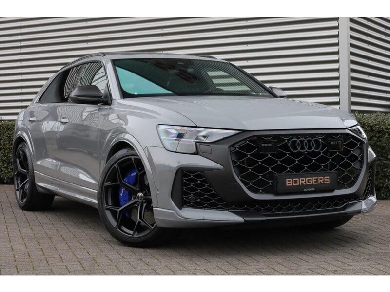 Audi RSQ8