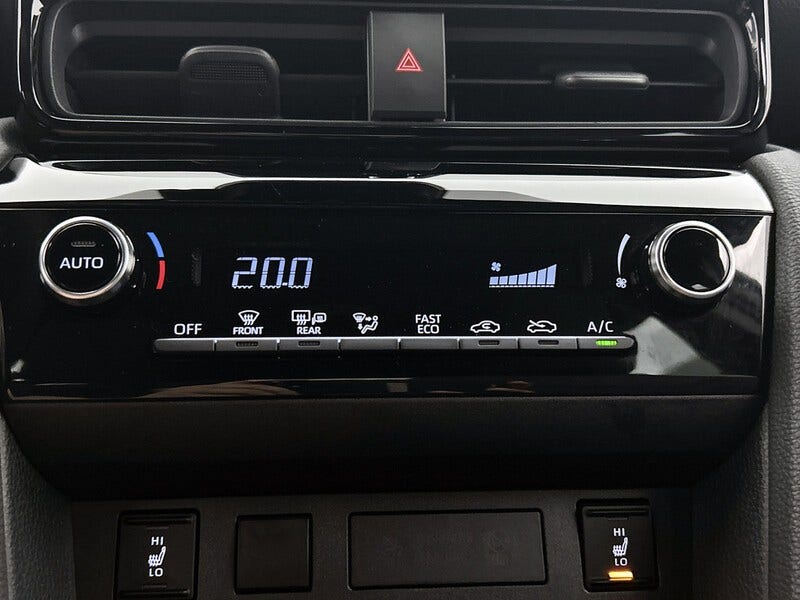 Toyota Yaris Cross (12)