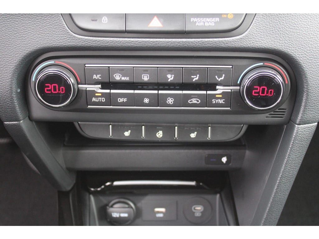 Kia ProCeed (17)