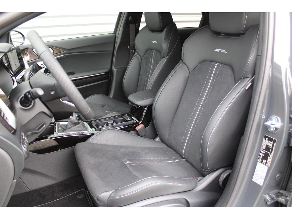 Kia ProCeed (24)