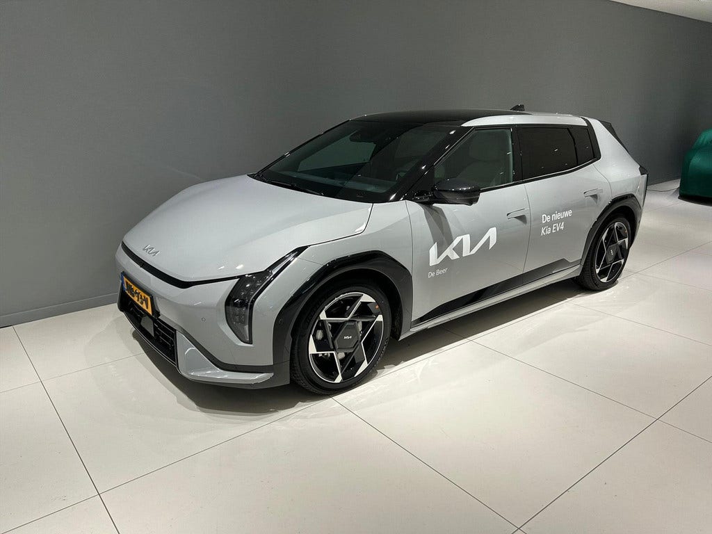 Kia EV4 (2)