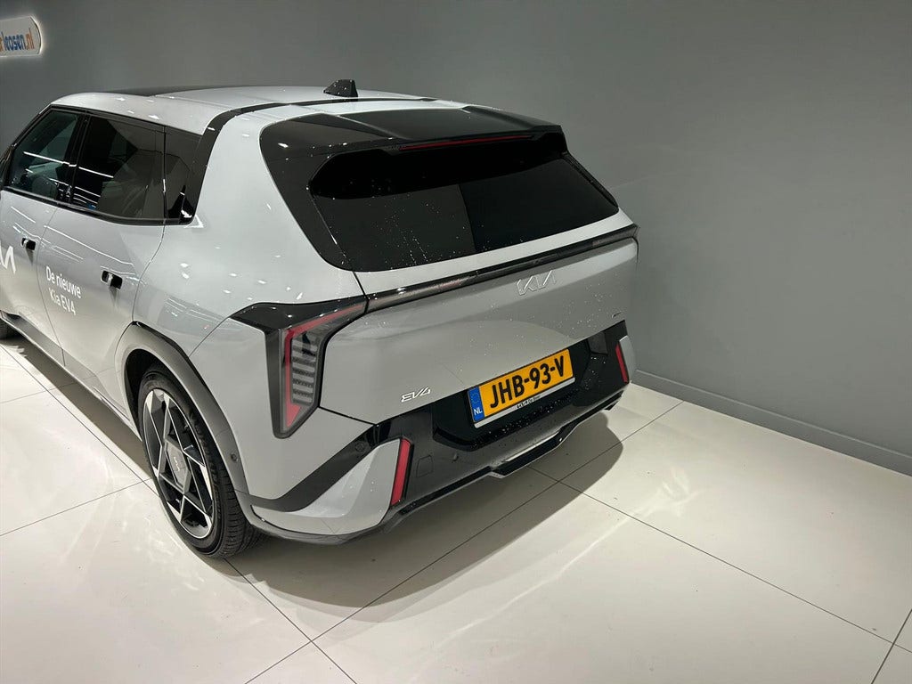 Kia EV4 (4)