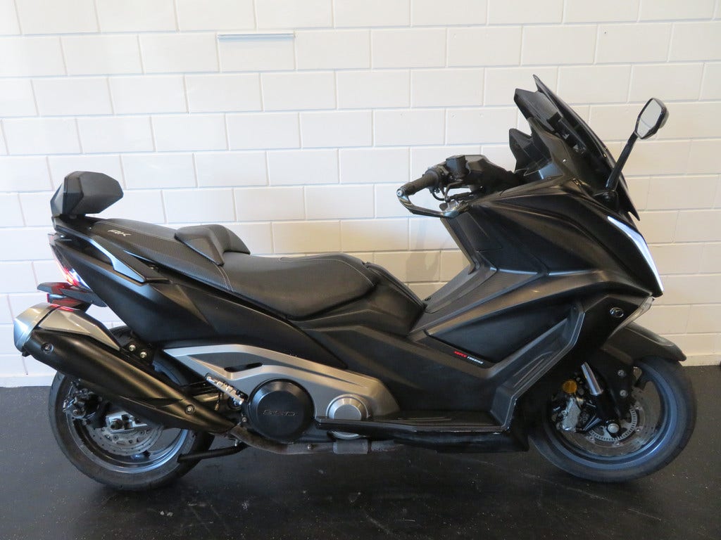 Kymco AK 550