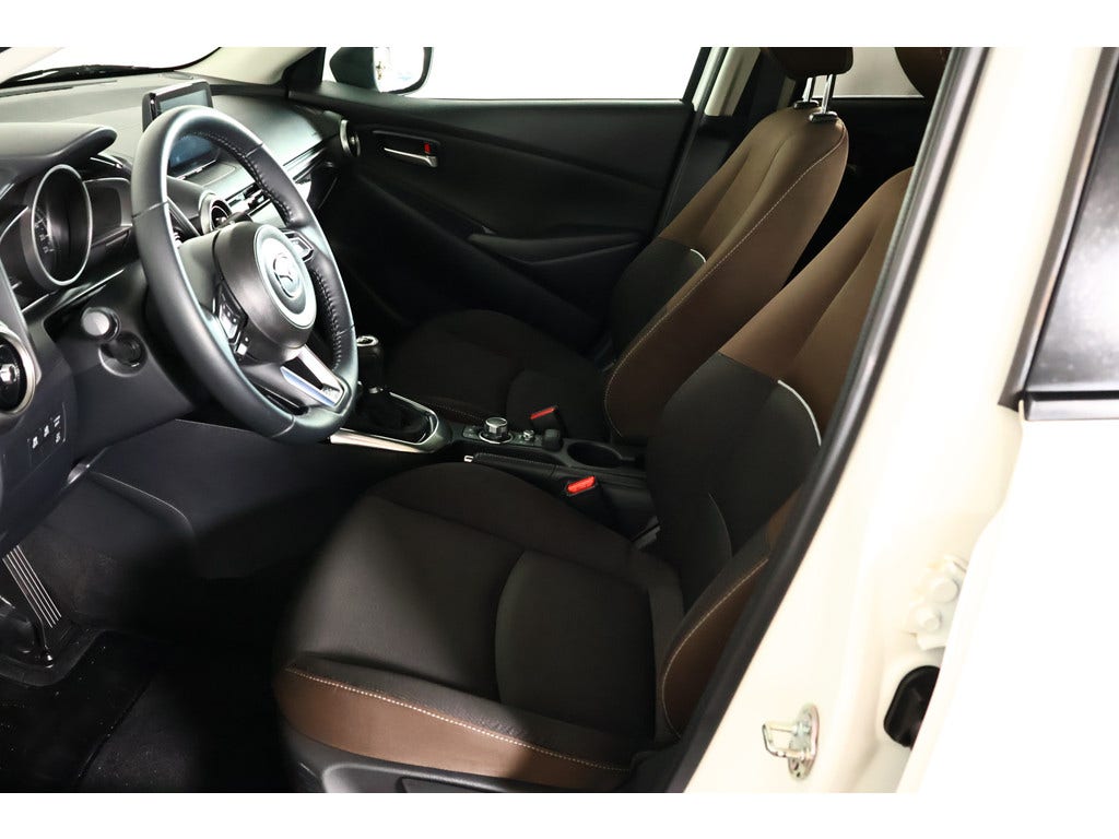Mazda 2 (9)